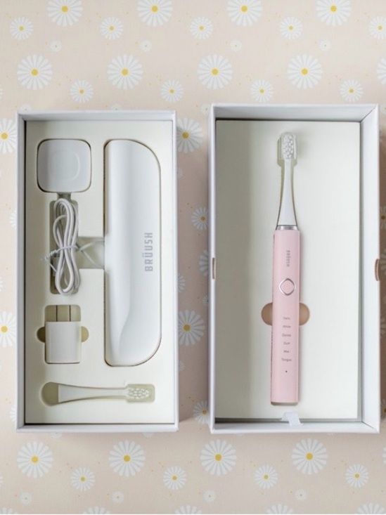 Bruush Other - NWT BRUUSH ORAL CARE INC/Jilly Box: BRUUSH ELECTRIC TOOTHBRUSH KIT